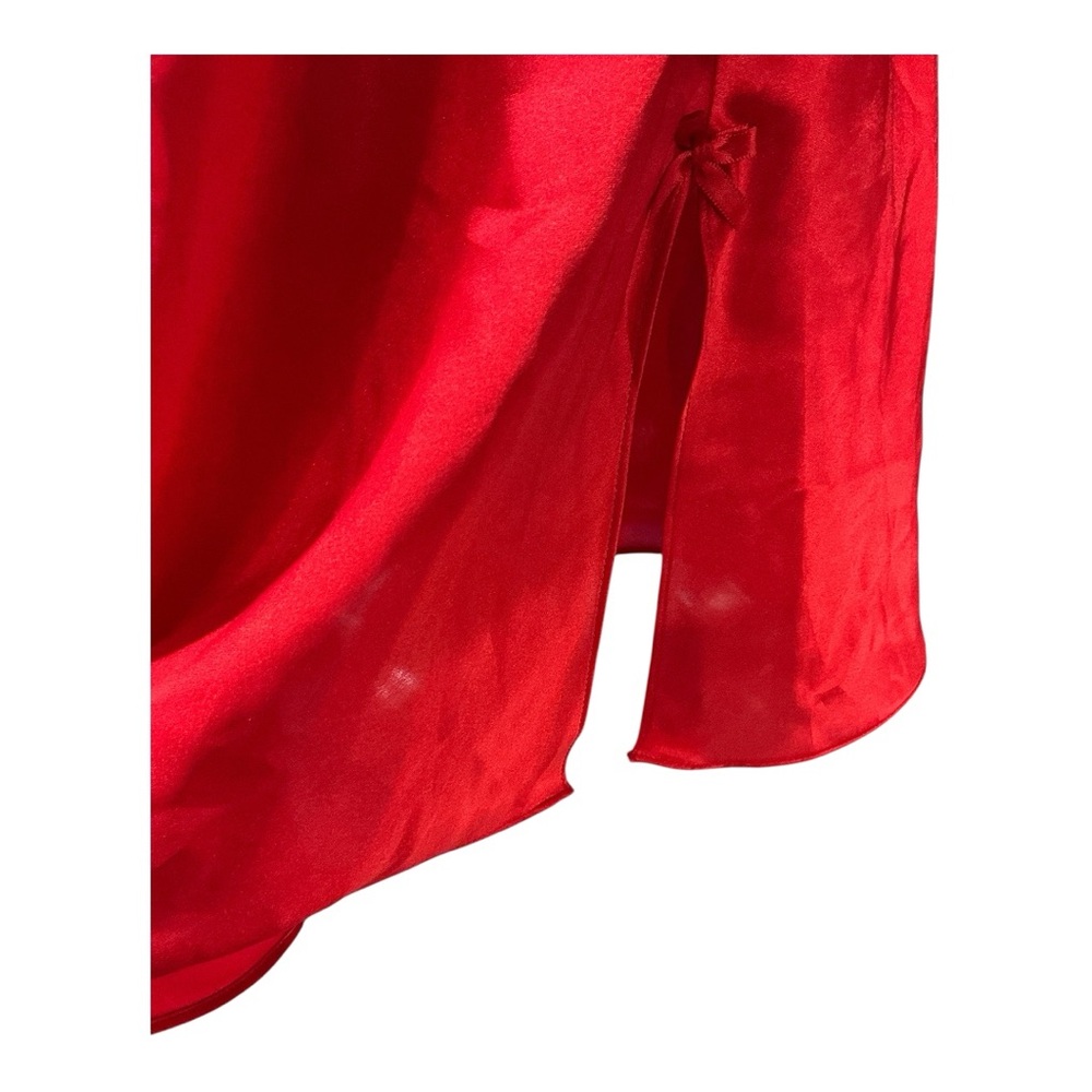 Elegant Red Satin Nightgown - Picture 2 of 5